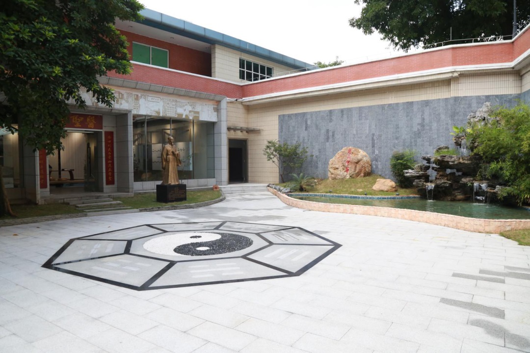 白云山Z6尊龙凯时医圣堂科普基地获评第十三批昭通市科学技术遍及基地